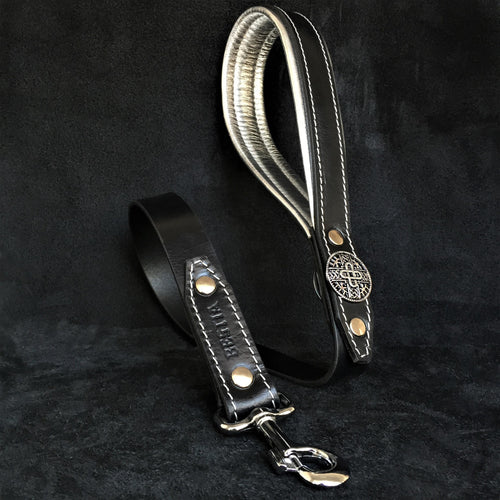The Hektor dog leash