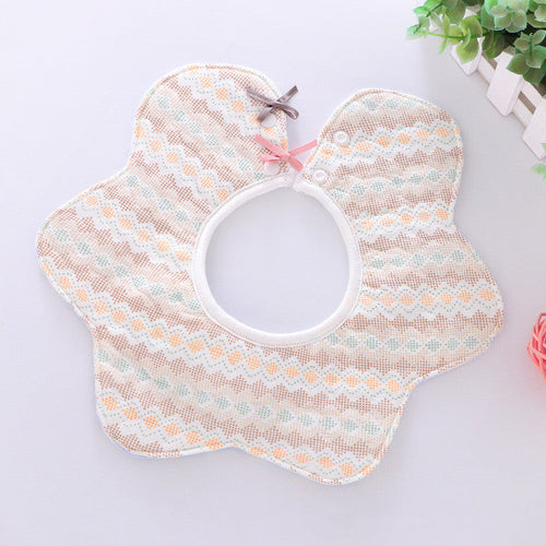 360° rotating flower waterproof saliva towel
