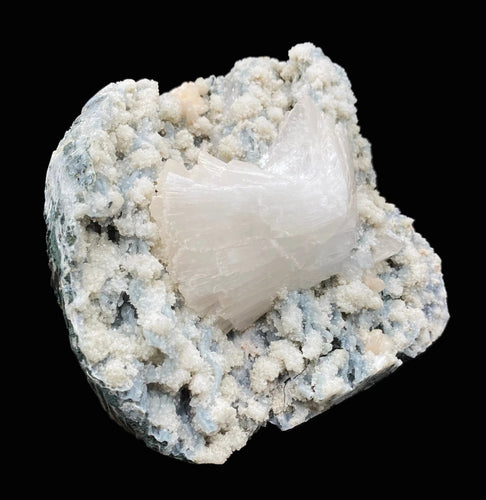 Fabulous Huge Heulandite Crystal on Chalcedony – Exceptionally Terminated Indian Zeolite Specimen from Jalgaon DK35