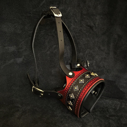 The Balteus leather muzzle RED