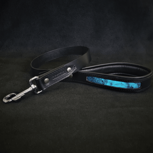 The ''Morelia Python'' leash Eye-Catching